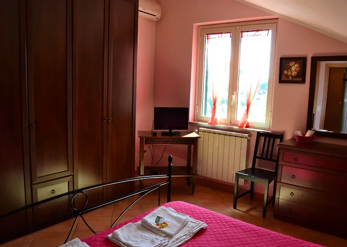 S. Elia לינה וארוחת בוקר