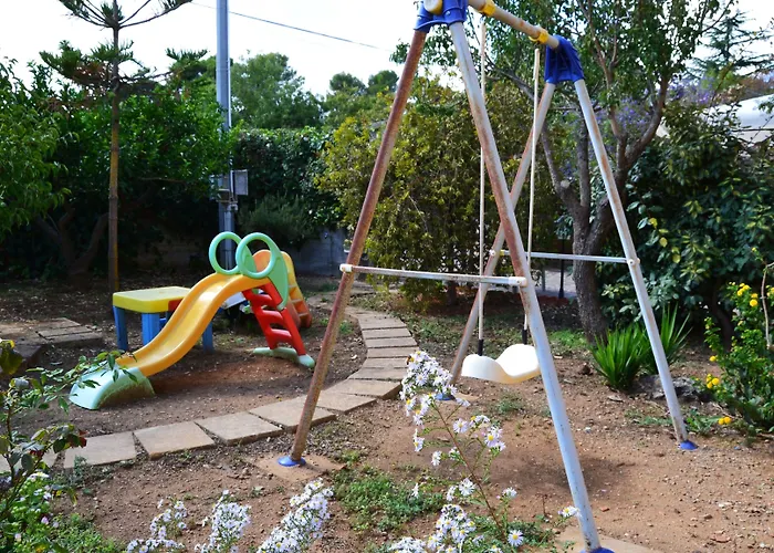לינה וארוחת בוקר S. Elia 3*
